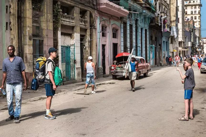 「蓝里」有一种伪仪式感，叫“中国式旅行”