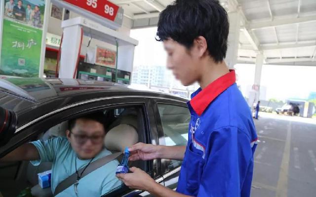 「ZAKER网」加油站的燃油宝，和进口的，那个划算，哪个好？