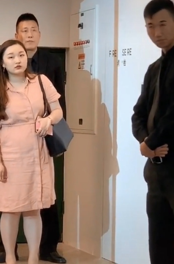 星人秀■佟丽娅有多美？当她和普通美女站一起，终于知仙女和凡人