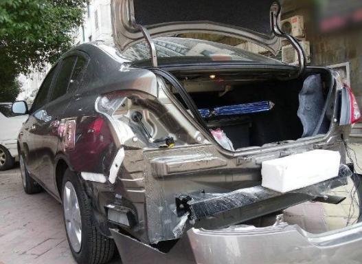 自主汽车网@汽车防撞梁真的有用吗？老司机说了实话，赶快看一下