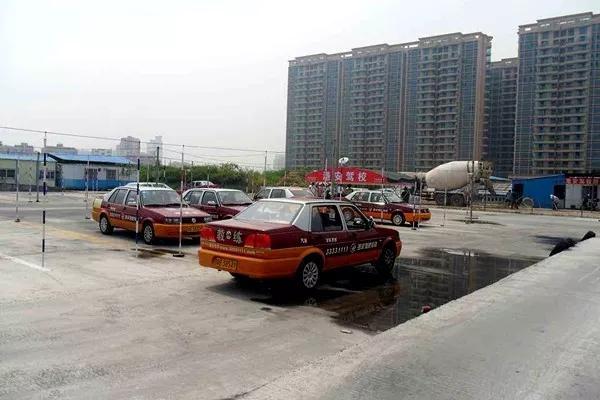 「柠檬辣评车」买手动档是为驾驶乐趣还是囊中羞涩？网友：有钱难买手波车