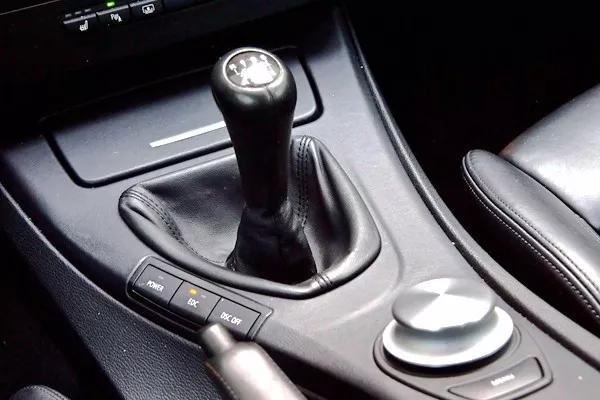 「柠檬辣评车」买手动档是为驾驶乐趣还是囊中羞涩？网友：有钱难买手波车