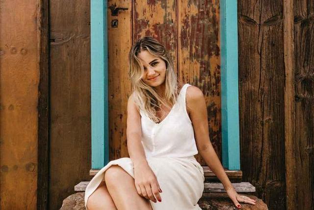 「天亮了TB」能吸引优秀中年男人的女性，并不聪明，只不过她们明白了这些道理