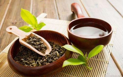 满溪云：存钱不如理钱，存茶不如喝茶