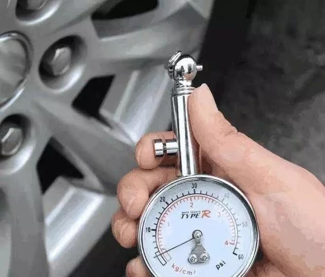 xin源纯电1动货车@老司机：冬天敢把胎压调到2.3~2.5的车主，那都是嫌自己命长