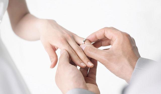 天唁■恋爱多久结婚比较好，为什么恋爱越久就越不想结婚？