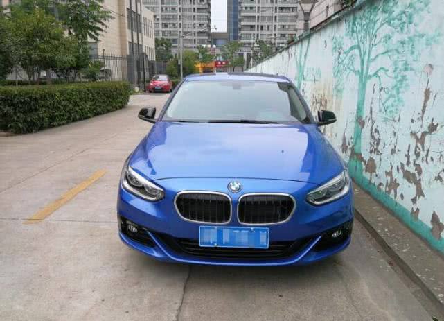 小霸王谈车@共享宝马汽车为什么不见了？答案令人唏嘘，现在变成了破铜烂铁