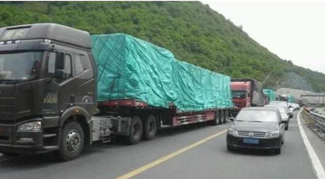 #大汽车只a#为什么在超车道上还打左转向灯？来听一听老司机怎么说