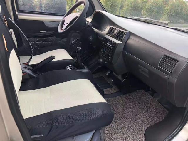 「蛋蛋懂车」6年车龄的五菱面包车，1万多块钱买它值不值？