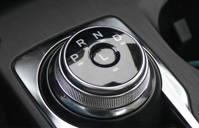 「汇玩车」福克斯招谁惹谁了，都用三缸机怎么就它被骂得最惨？