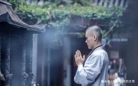 [触动心灵的文章]佛说：人生既为过客，又何须执着