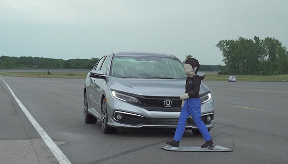 [多核追光]美国汽车协会：行人检测系统在夜晚几乎不起作用