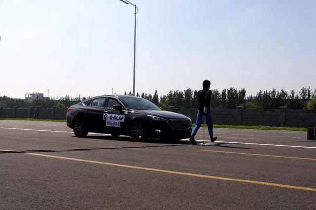 [车主之家]“主动刹车”成功率不足四成！这些主动安全难道都只是摆设？