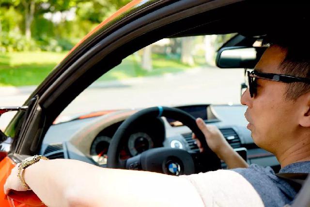 ZAKER网■车在进化，我们对于“驾驶乐趣”的判断标准是否也需要与时俱进呢？