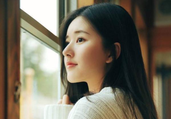 「七梦的悠闲时光」恋爱时，女人会有这些害羞的举动，说明她爱你入骨了