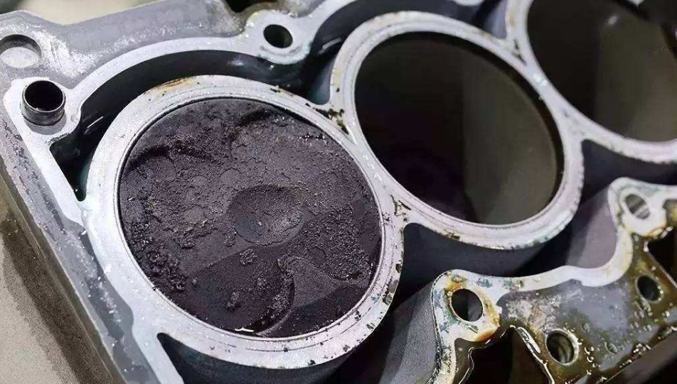 「SUV有情报」发动机积碳咋办？9成车主都被蒙在鼓里：不用修！自己在家清干净