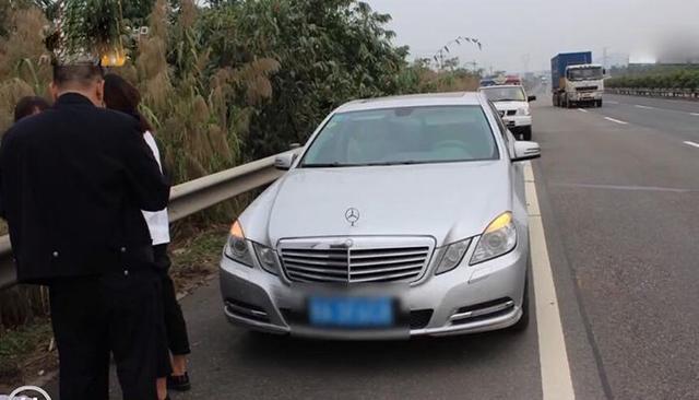 「SUV大师」为啥高速堵车时，应急车道多数是宝马、奥迪、路虎等豪车？