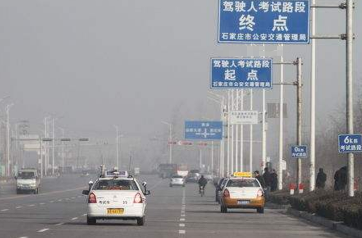 「娱乐爱在线」科目三路考，把人撞死谁负责？听完交警的话，网友：我想弃考！