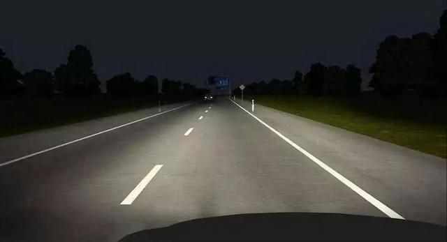 「中国交通频道广东」夜间开车，这两句话老有用了！