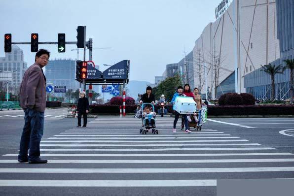 优视汽车：正常驾驶却撞到闯红灯的行人，需要赔付吗？干货