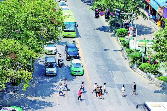 优视汽车：正常驾驶却撞到闯红灯的行人，需要赔付吗？干货