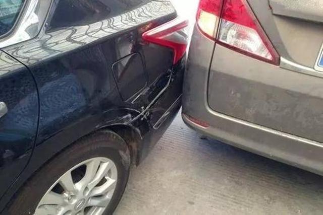 5s养车■刚买的新车不小心剐蹭了，到底该走保险，还是该掏腰包自己修？