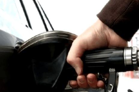 「开心聊车」汽车油箱在左边和在右边有什么区别？