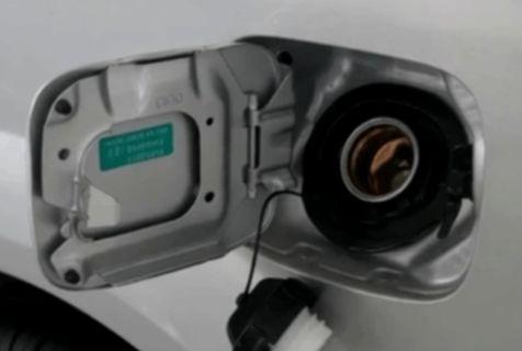 「开心聊车」汽车油箱在左边和在右边有什么区别？