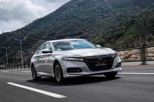 「孤独的车轮」雅阁和凯美瑞怎么选？是涡轮还是自然吸气？