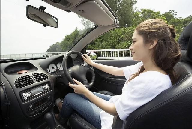 「老侯解车」汽车开到彻底没油会怎样？我用亲身经历告诉你没油的表现是什么？