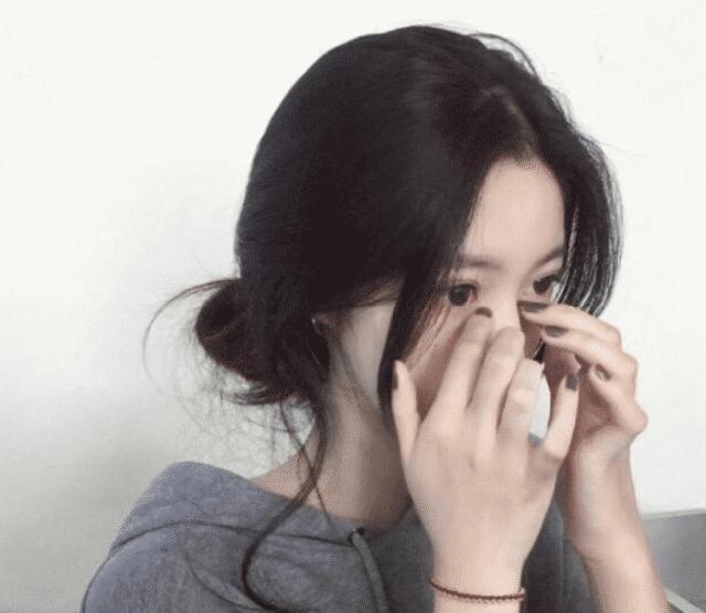 【三三说动漫】女人到了40岁，还在向人炫耀这些东西，就会把自己变的很廉价