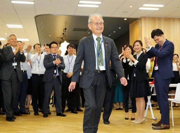 2019诺贝尔化学奖获得者吉野彰：希望获奖能为年轻研究者带来鼓励