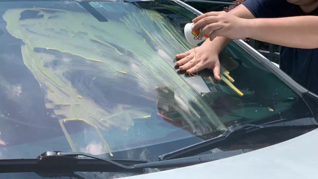 #蛋蛋懂车#你有见过双刮尖的雨刮吗？传统雨刮与新世代雨刮的精彩博弈