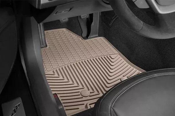 [汽车姐小王]重视汽车脚垫的清洗保养，行车更加安全整洁舒适