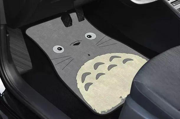 [汽车姐小王]重视汽车脚垫的清洗保养，行车更加安全整洁舒适