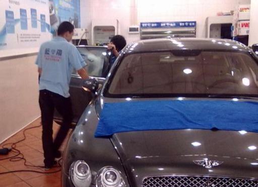 「汽车新作品」汽车贴膜那么贵，为什么4S店还会免费贴膜？网友：套路太深了