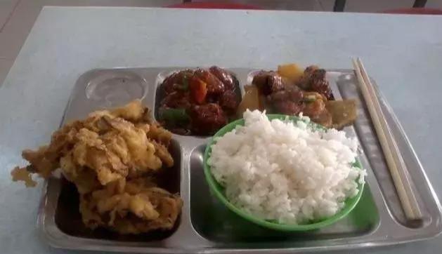 各国高校食堂饭菜PK，韩国肉食少，意大利很讲究，你pick哪样？