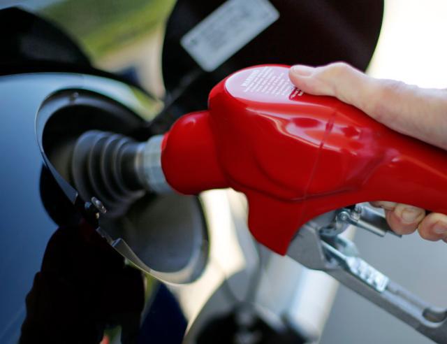 莘莘爱美丽：买汽车的时候，怎么分辨汽车烧什么油？