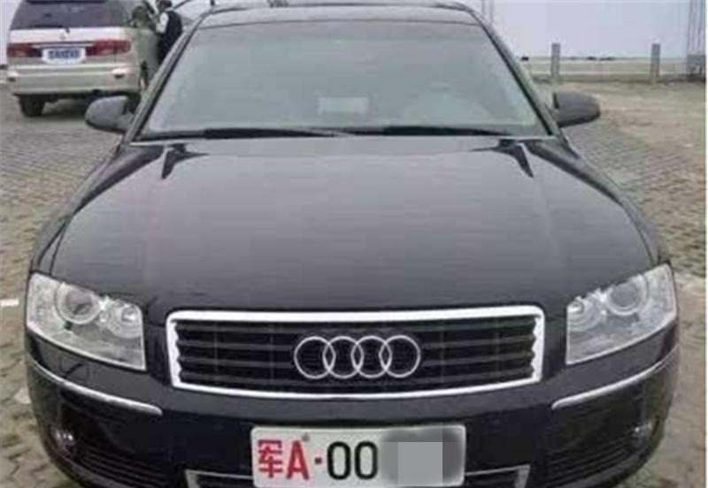 车车迷■开车只躲避豪车？这车牌的车也要避让