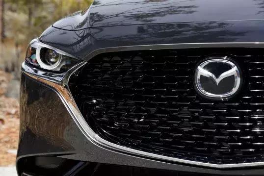 [汽车资讯]发动机用旧的，悬挂减配，这样的马自达3还能靠什么圈粉？