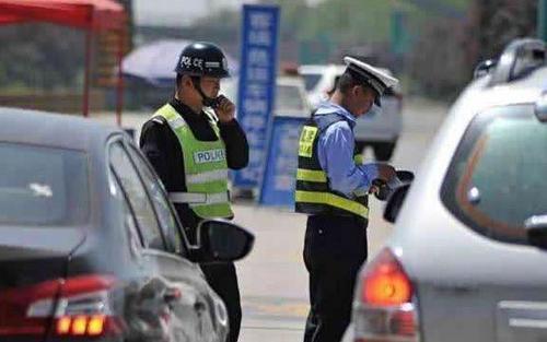 [宿松快报]避开这4点，交警也懒得理你，内行人都懂这些“规矩”