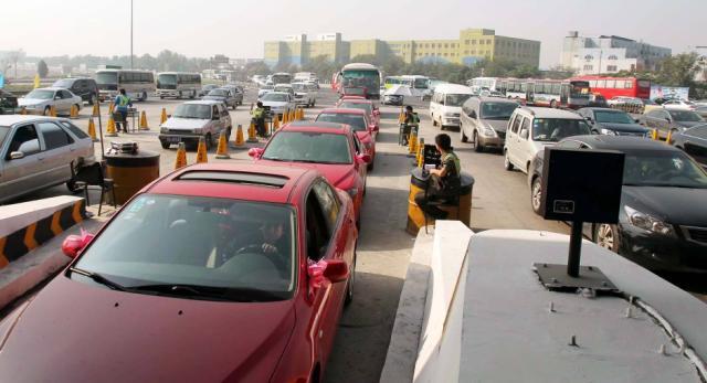 [娱乐小魔仙丹]高速收费站将取消？听专家说完，车主崩溃：求你别取消