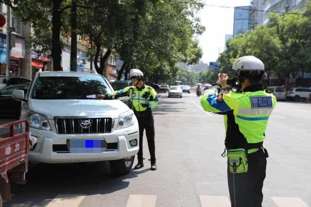 「醉爱聊汽车」一张违停罚单能管多久？总算知道答案，车主松了一口气
