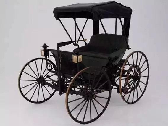 「汽车资讯」懂车故事：10万的车，以前买的是发动机，现在买的是中控屏