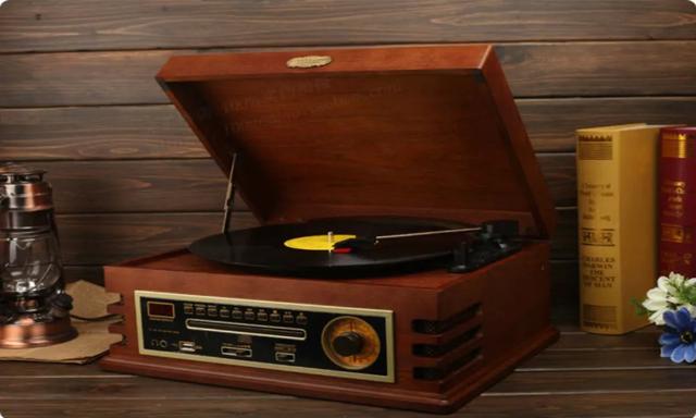 「汽车资讯」懂车故事：10万的车，以前买的是发动机，现在买的是中控屏