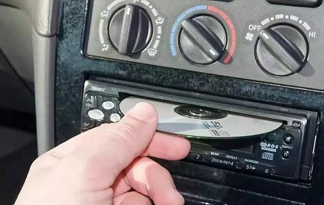 「汽车资讯」懂车故事：10万的车，以前买的是发动机，现在买的是中控屏