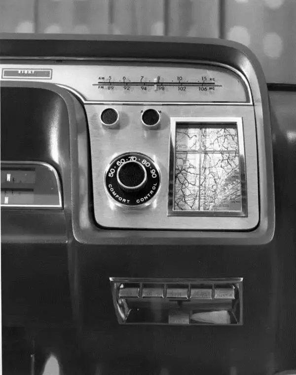 「汽车资讯」懂车故事：10万的车，以前买的是发动机，现在买的是中控屏