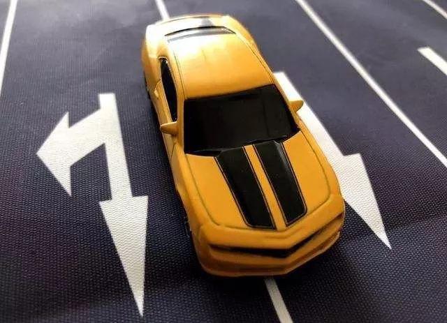 ZAKER网：这些开车情形太奇葩！相信你肯定也遇到过