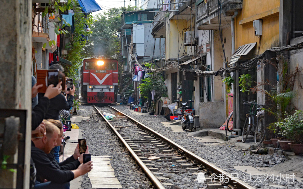 越南网红景点“火车街”关闭，游客失望而归