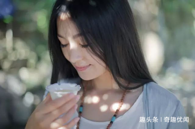 【奇趣优闻】不属于我的雨伞，我宁愿淋雨走路